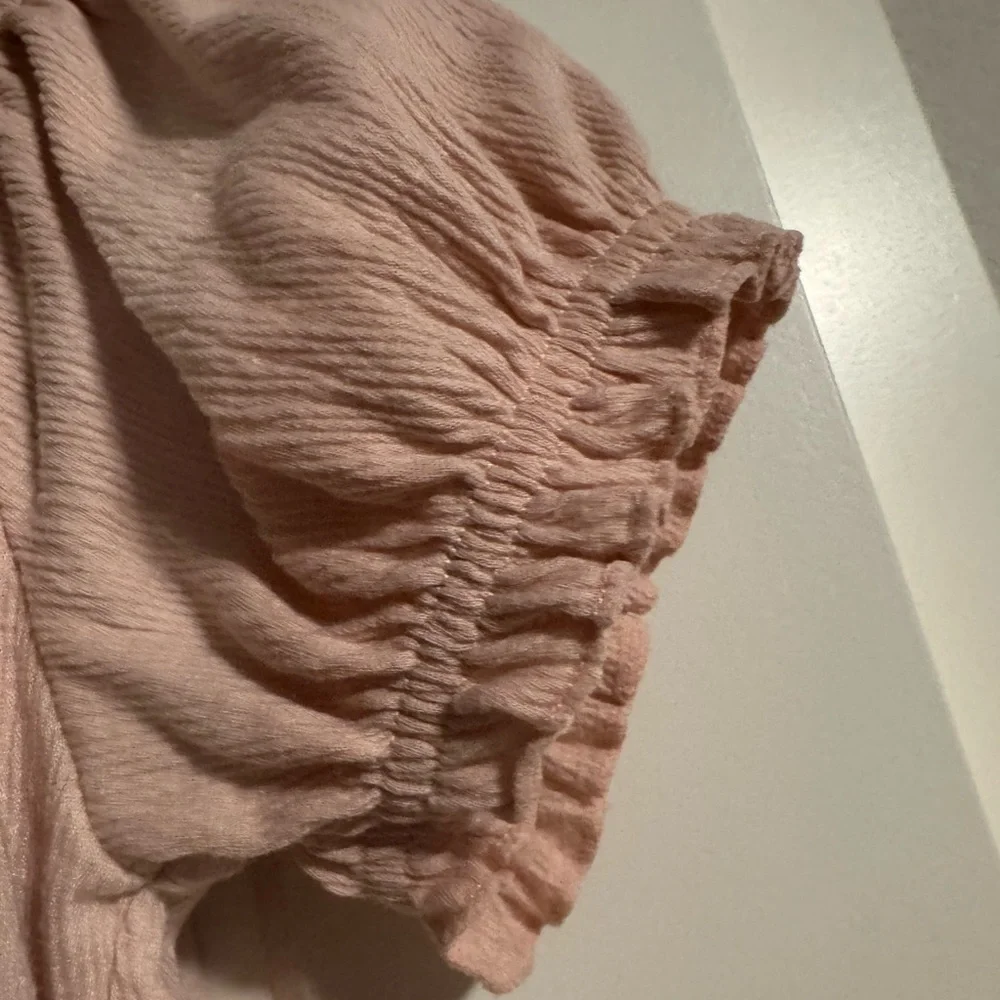 Pink Off-Shoulder Cropped Top - Picture 3 of 4